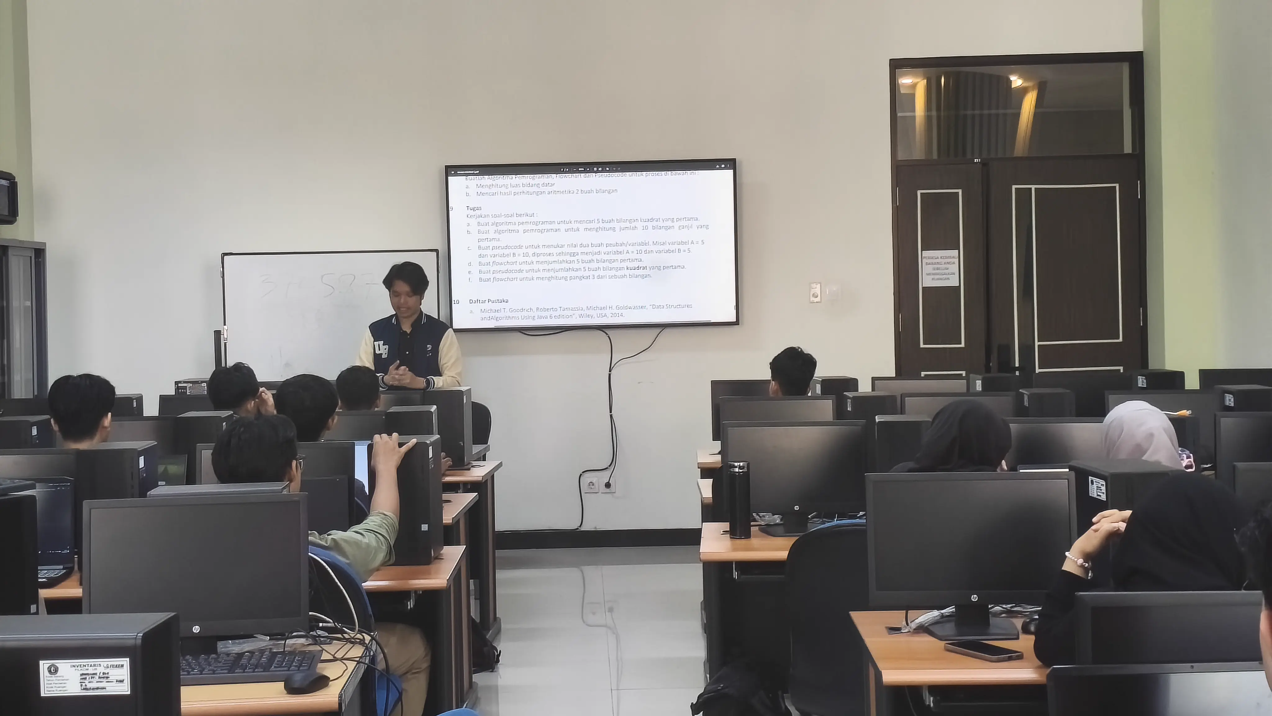 Live coding session for Algorithms and Data Structures students